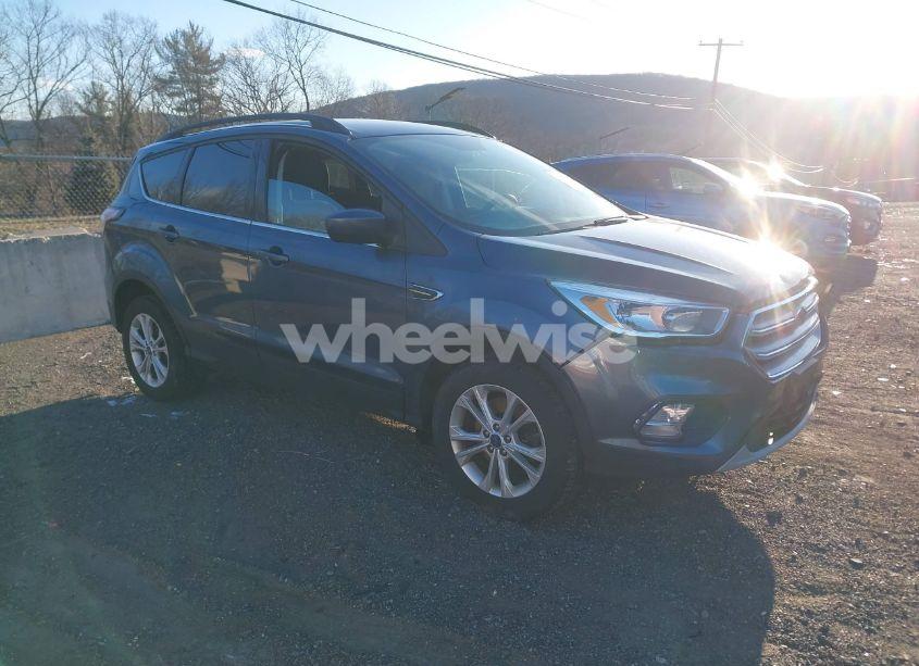 2018 Ford Escape SE (VIN 1FMCU9GD4JUB66008) main photo