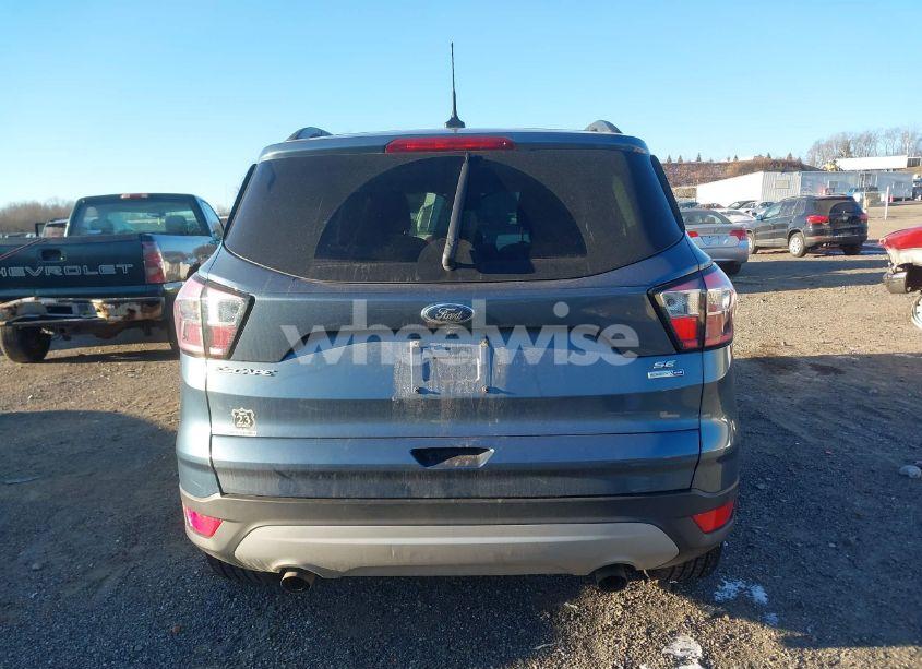 Photo 16 of 2018 Ford Escape SE (VIN 1FMCU9GD4JUB66008)