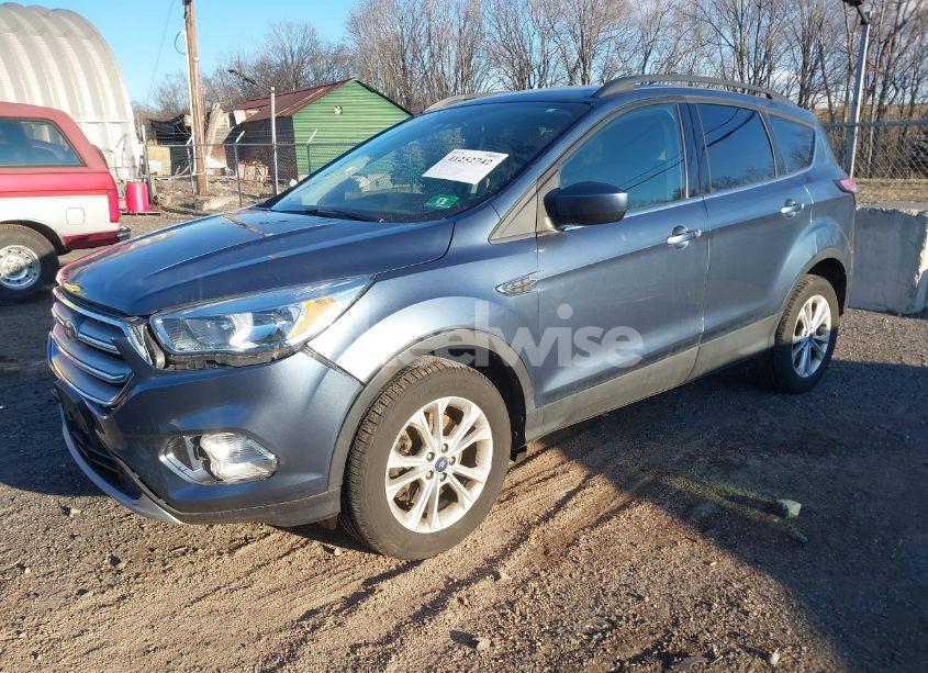 Photo 2 of 2018 Ford Escape SE (VIN 1FMCU9GD4JUB66008)