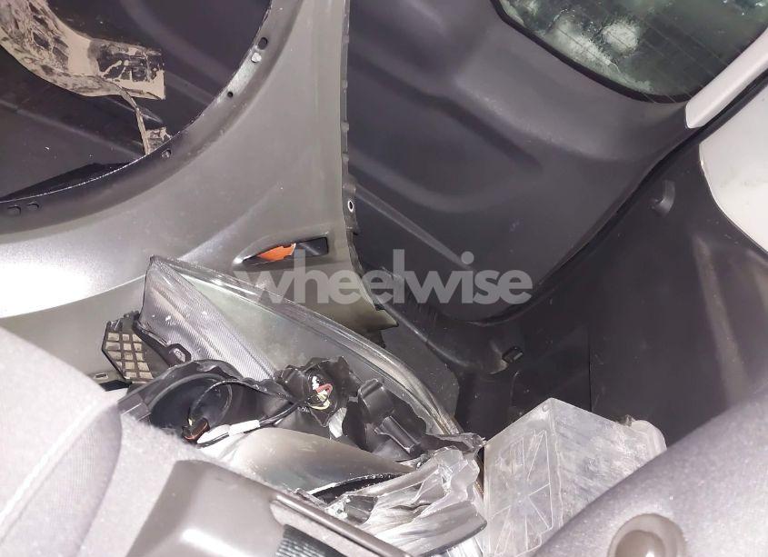 Photo 12 of 2018 Ford Escape SE (VIN 1FMCU9GD4JUC05275)