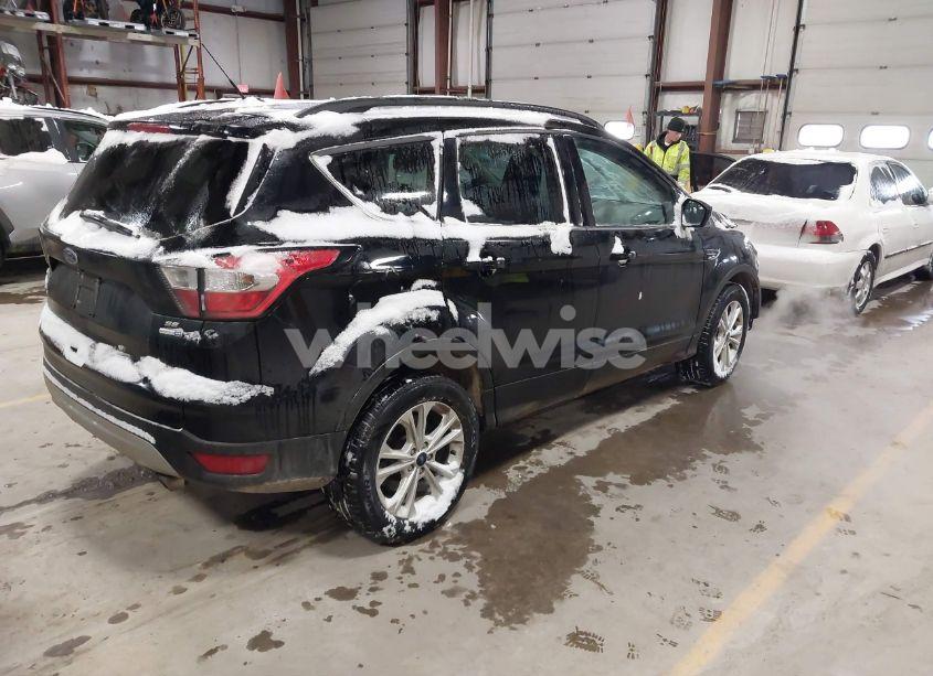 Photo 4 of 2018 Ford Escape SE (VIN 1FMCU9GD4JUC05275)