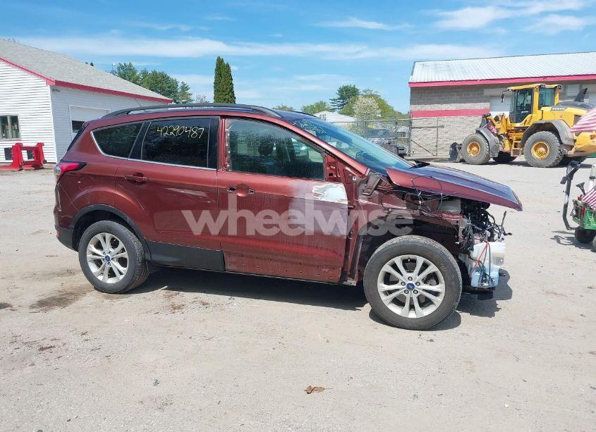 Photo 14 of 2018 Ford Escape SE (VIN 1FMCU9GD4JUC16065)