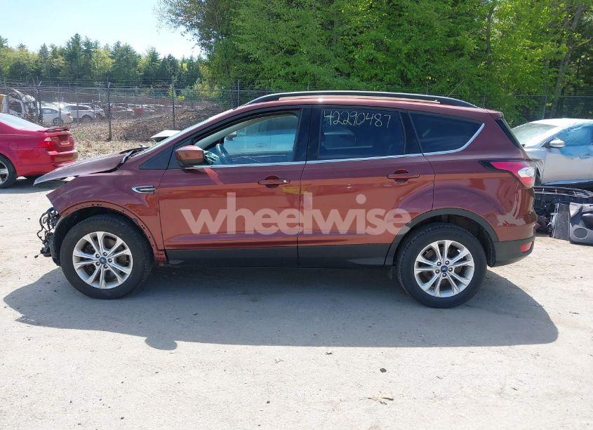 Photo 15 of 2018 Ford Escape SE (VIN 1FMCU9GD4JUC16065)