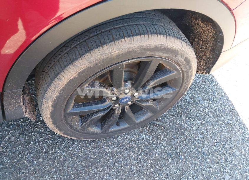 Photo 12 of 2018 Ford Escape SE (VIN 1FMCU9GD4JUC16552)