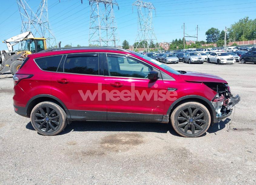 Photo 14 of 2018 Ford Escape SE (VIN 1FMCU9GD4JUC16552)