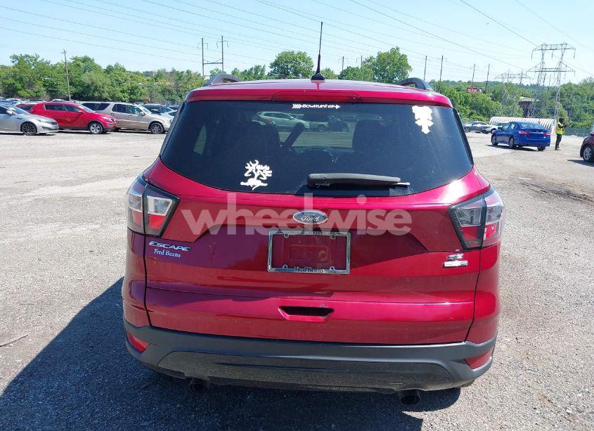 Photo 17 of 2018 Ford Escape SE (VIN 1FMCU9GD4JUC16552)