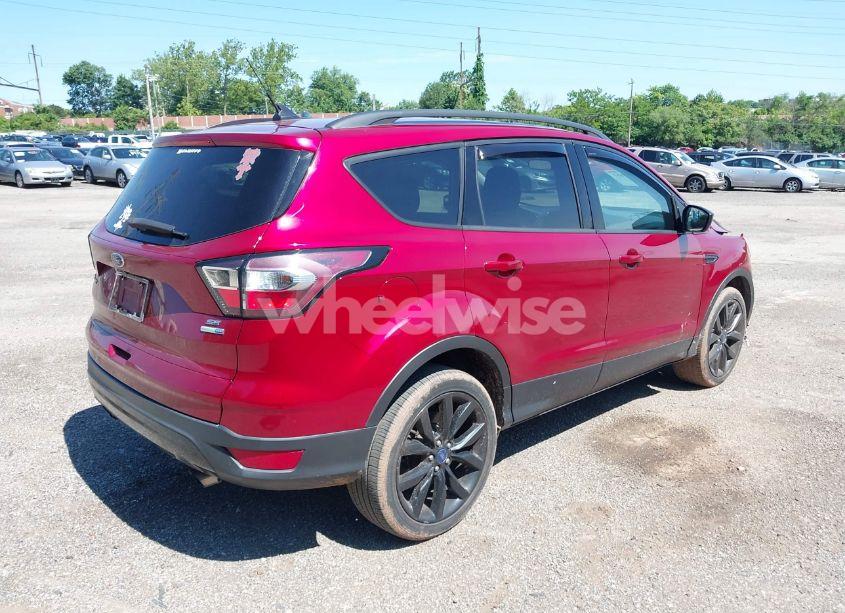 Photo 4 of 2018 Ford Escape SE (VIN 1FMCU9GD4JUC16552)