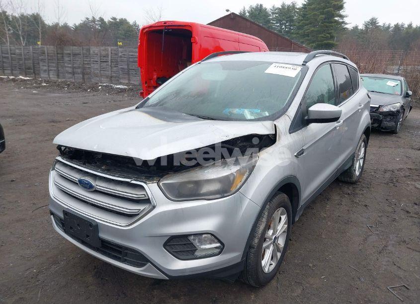 Photo 2 of 2018 Ford Escape SE (VIN 1FMCU9GD4JUC40477)