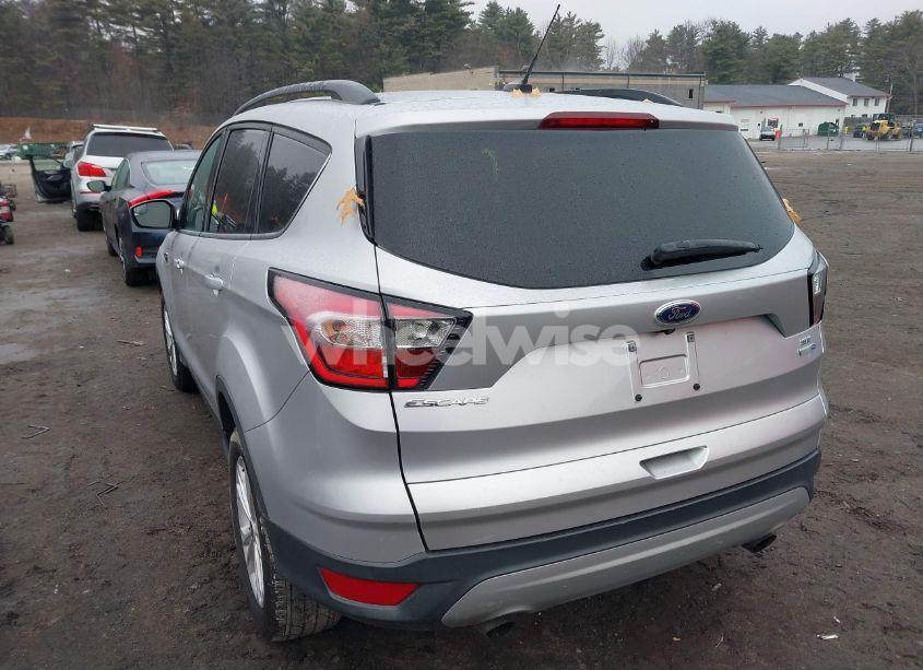 Photo 3 of 2018 Ford Escape SE (VIN 1FMCU9GD4JUC40477)