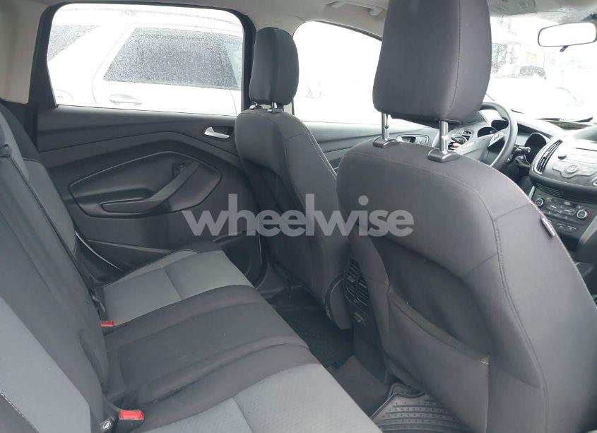 Photo 8 of 2018 Ford Escape SE (VIN 1FMCU9GD4JUC40477)