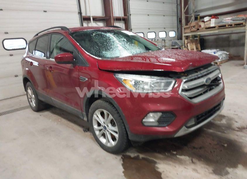 2018 Ford Escape SE (VIN 1FMCU9GD4JUC47204) main photo