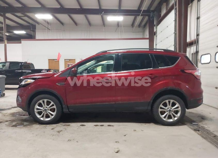 Photo 14 of 2018 Ford Escape SE (VIN 1FMCU9GD4JUC47204)