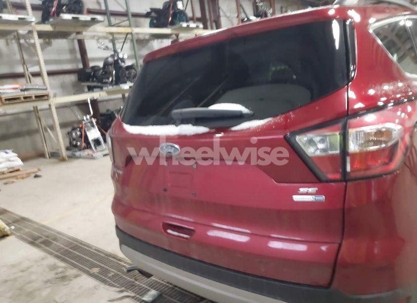 Photo 16 of 2018 Ford Escape SE (VIN 1FMCU9GD4JUC47204)