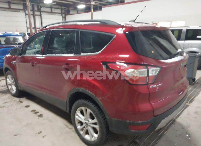 Photo 3 of 2018 Ford Escape SE (VIN 1FMCU9GD4JUC47204)