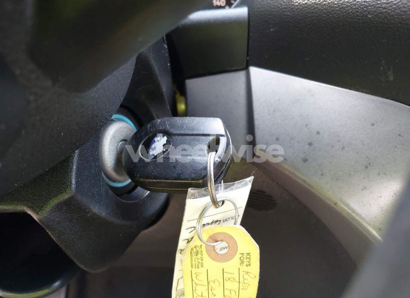 Photo 11 of 2018 Ford Escape SE (VIN 1FMCU9GD4JUC61958)