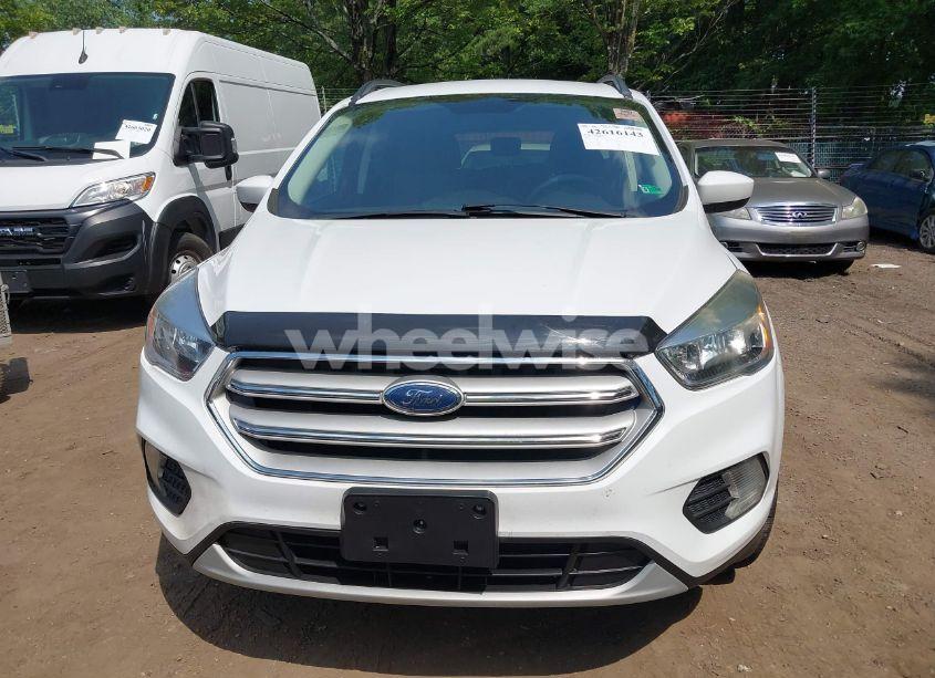 Photo 12 of 2018 Ford Escape SE (VIN 1FMCU9GD4JUC61958)