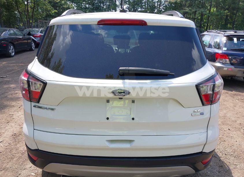 Photo 16 of 2018 Ford Escape SE (VIN 1FMCU9GD4JUC61958)
