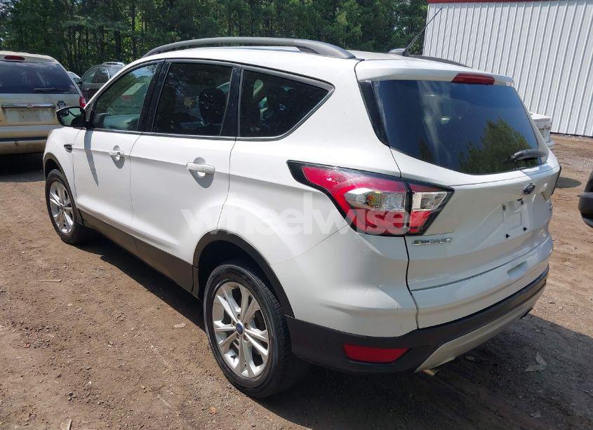 Photo 3 of 2018 Ford Escape SE (VIN 1FMCU9GD4JUC61958)