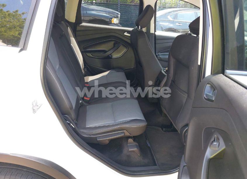 Photo 8 of 2018 Ford Escape SE (VIN 1FMCU9GD4JUC61958)