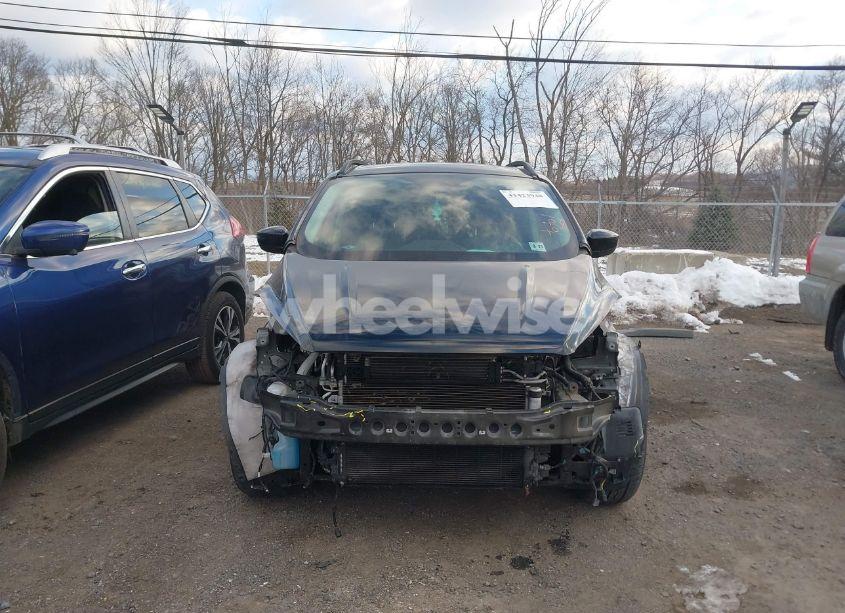 Photo 13 of 2018 Ford Escape SE (VIN 1FMCU9GD4JUD12178)