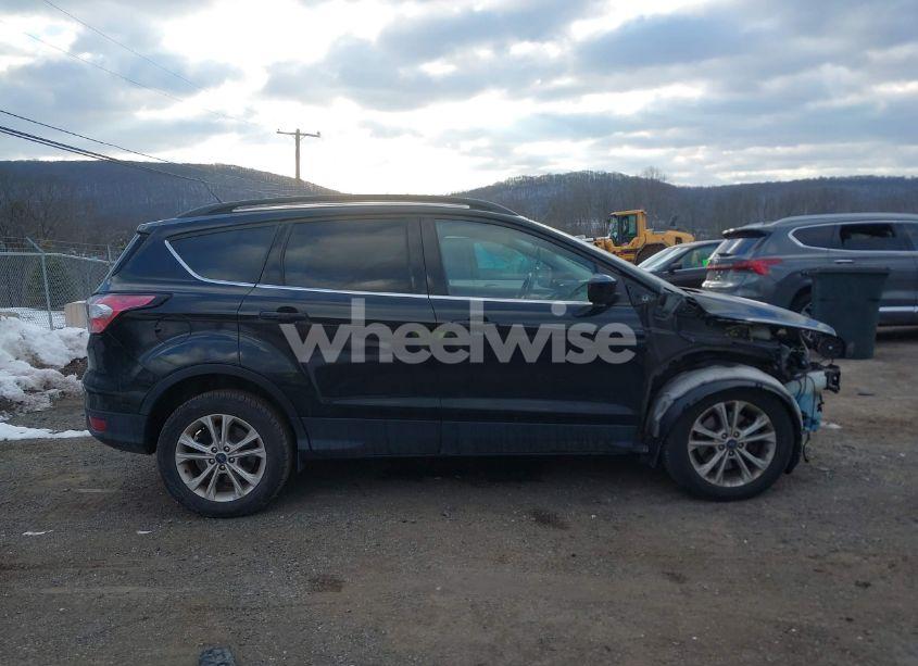 Photo 14 of 2018 Ford Escape SE (VIN 1FMCU9GD4JUD12178)