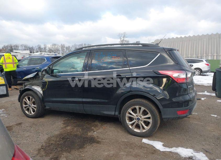 Photo 15 of 2018 Ford Escape SE (VIN 1FMCU9GD4JUD12178)