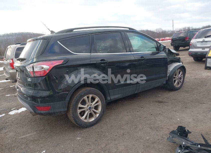 Photo 4 of 2018 Ford Escape SE (VIN 1FMCU9GD4JUD12178)