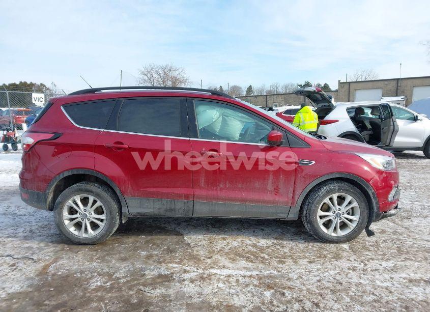 Photo 13 of 2018 Ford Escape SE (VIN 1FMCU9GD4JUD53801)