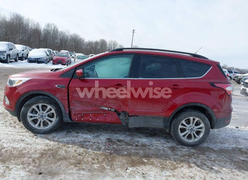Photo 14 of 2018 Ford Escape SE (VIN 1FMCU9GD4JUD53801)