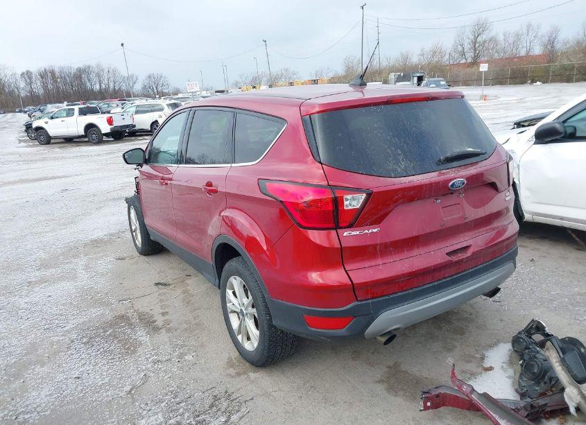 Photo 3 of 2019 Ford Escape SE (VIN 1FMCU9GD4KUA09709)