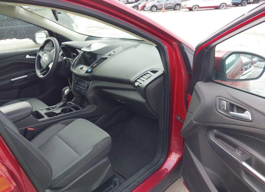 Photo 5 of 2019 Ford Escape SE (VIN 1FMCU9GD4KUA09709)