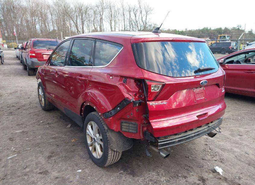 Photo 3 of 2019 Ford Escape SE (VIN 1FMCU9GD4KUA48610)
