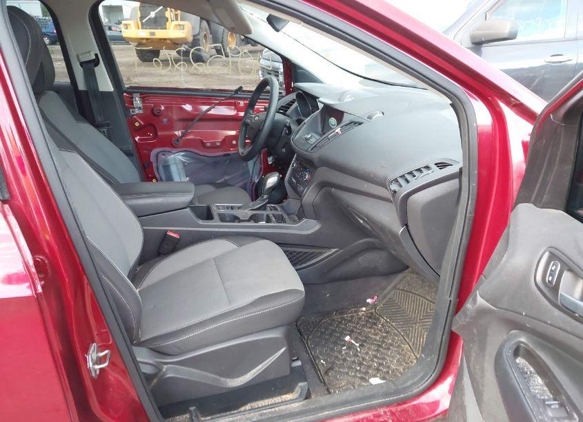 Photo 5 of 2019 Ford Escape SE (VIN 1FMCU9GD4KUA48610)