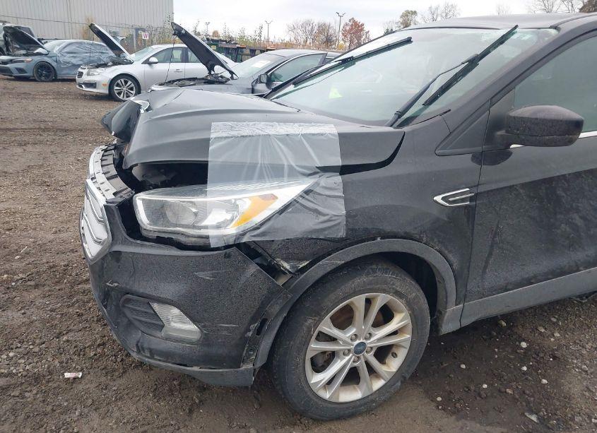 Photo 6 of 2019 Ford Escape SE (VIN 1FMCU9GD4KUA78500)