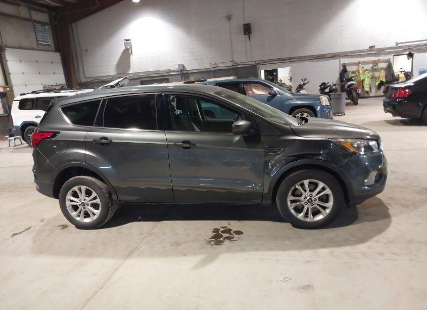 Photo 13 of 2019 Ford Escape SE (VIN 1FMCU9GD4KUA85950)