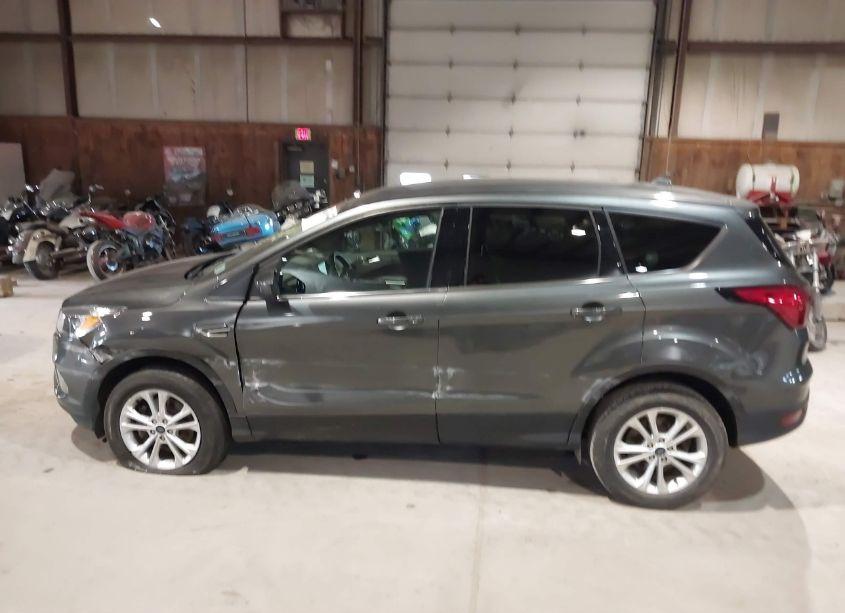 Photo 14 of 2019 Ford Escape SE (VIN 1FMCU9GD4KUA85950)