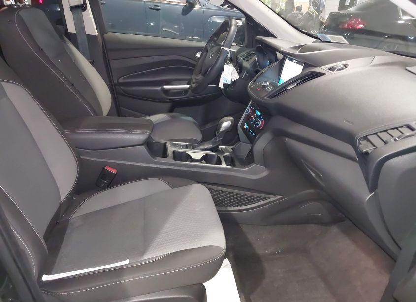 Photo 5 of 2019 Ford Escape SE (VIN 1FMCU9GD4KUA85950)