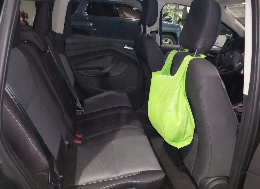 Photo 8 of 2019 Ford Escape SE (VIN 1FMCU9GD4KUA85950)
