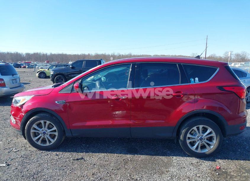 Photo 14 of 2019 Ford Escape SE (VIN 1FMCU9GD4KUB19353)