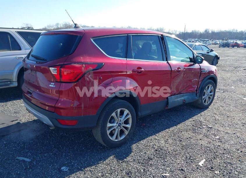 Photo 4 of 2019 Ford Escape SE (VIN 1FMCU9GD4KUB19353)