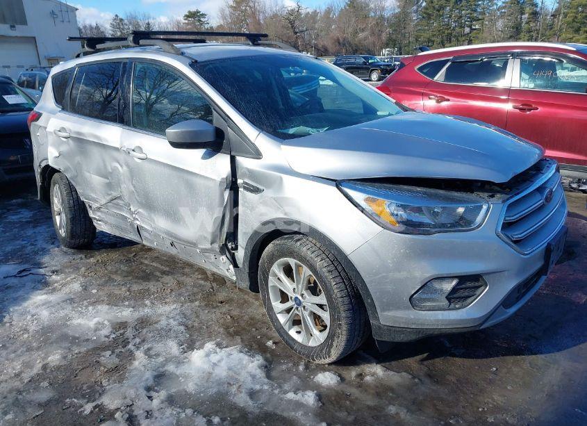 2019 Ford Escape SE (VIN 1FMCU9GD4KUB43300) main photo