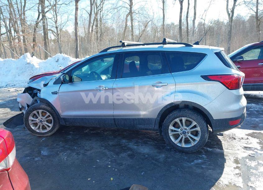 Photo 14 of 2019 Ford Escape SE (VIN 1FMCU9GD4KUB43300)