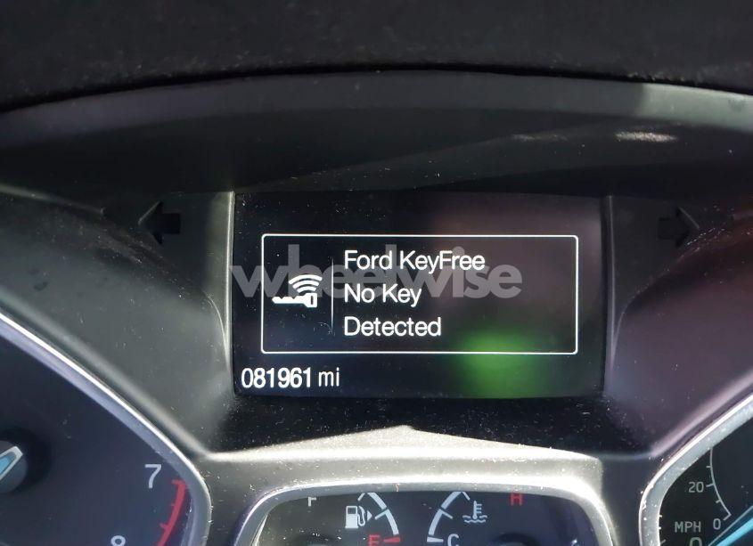 Photo 15 of 2019 Ford Escape SE (VIN 1FMCU9GD4KUB43300)