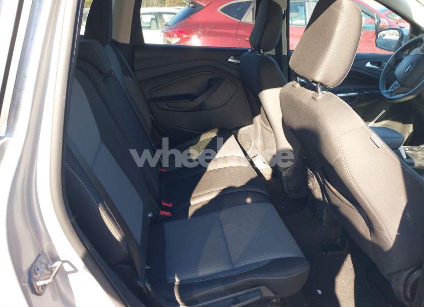 Photo 8 of 2019 Ford Escape SE (VIN 1FMCU9GD4KUB43300)