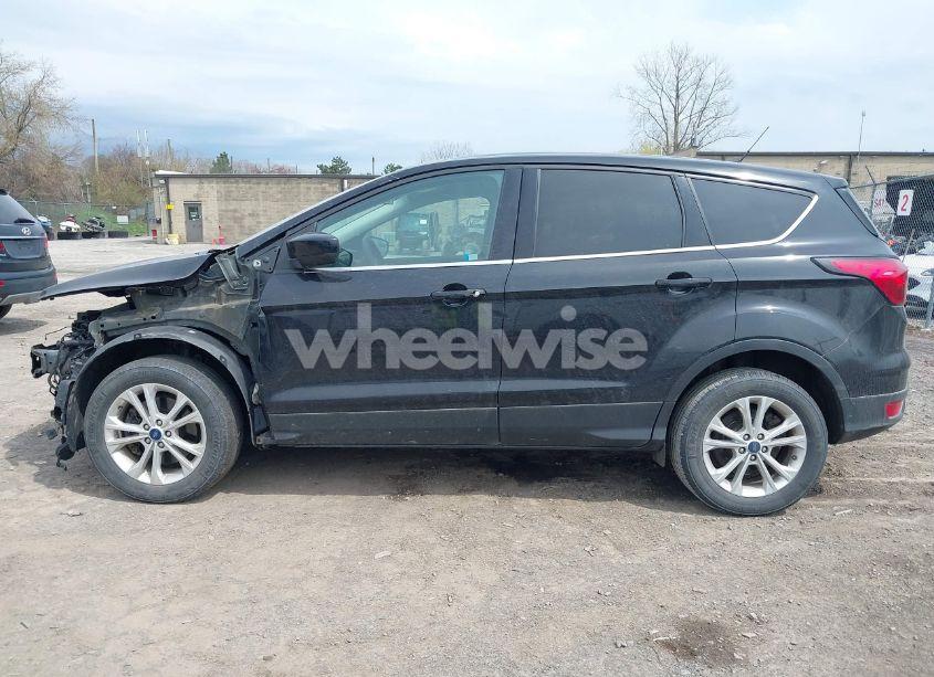 Photo 15 of 2019 Ford Escape SE (VIN 1FMCU9GD4KUB44754)