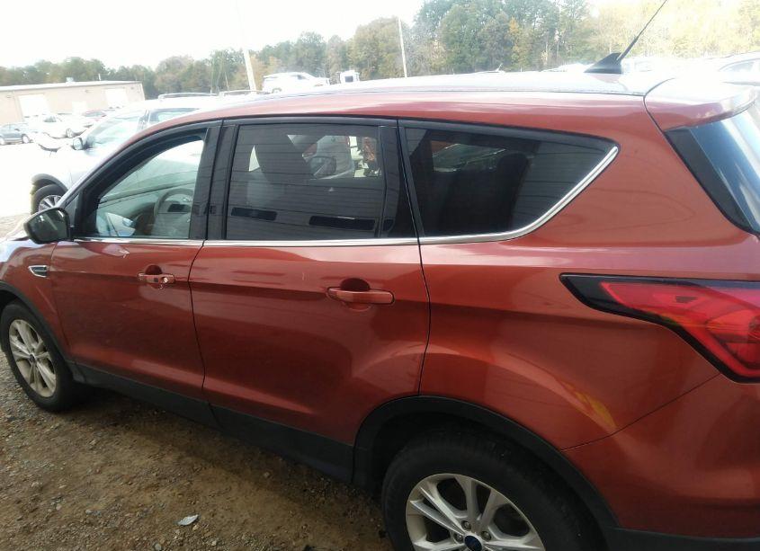 Photo 15 of 2019 Ford Escape SE (VIN 1FMCU9GD4KUB77429)