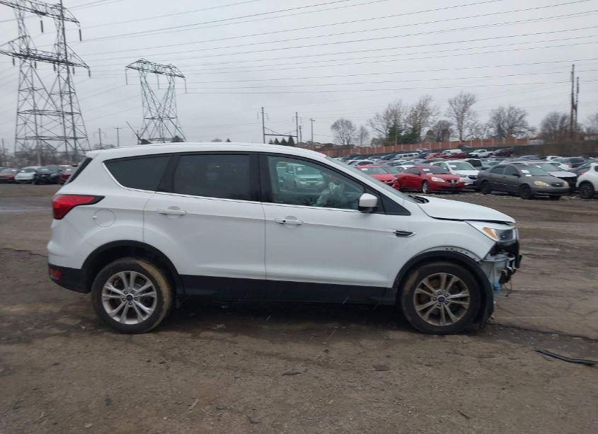 Photo 14 of 2019 Ford Escape SE (VIN 1FMCU9GD4KUC22854)