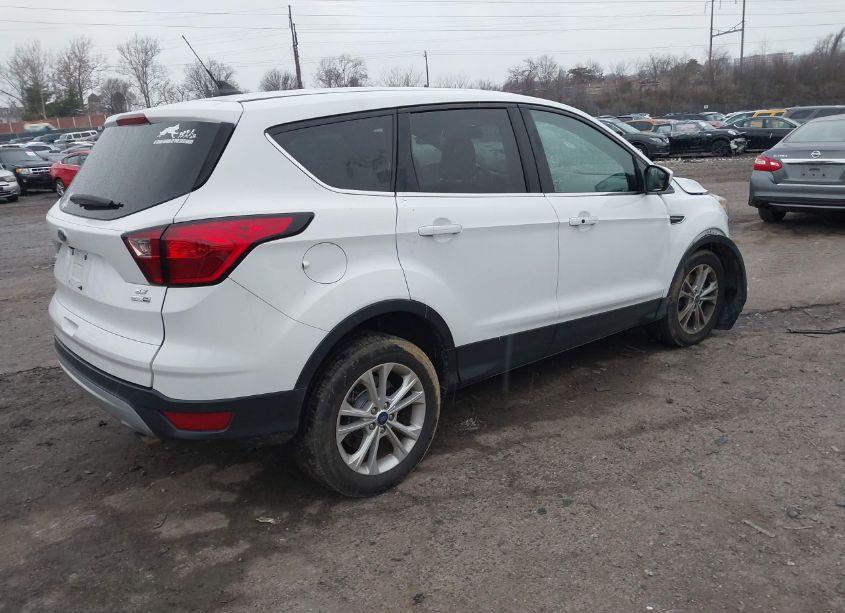 Photo 4 of 2019 Ford Escape SE (VIN 1FMCU9GD4KUC22854)