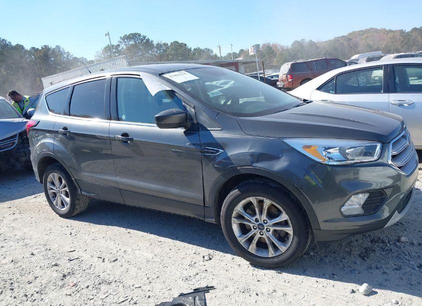 Photo 13 of 2019 Ford Escape SE (VIN 1FMCU9GD4KUC24880)