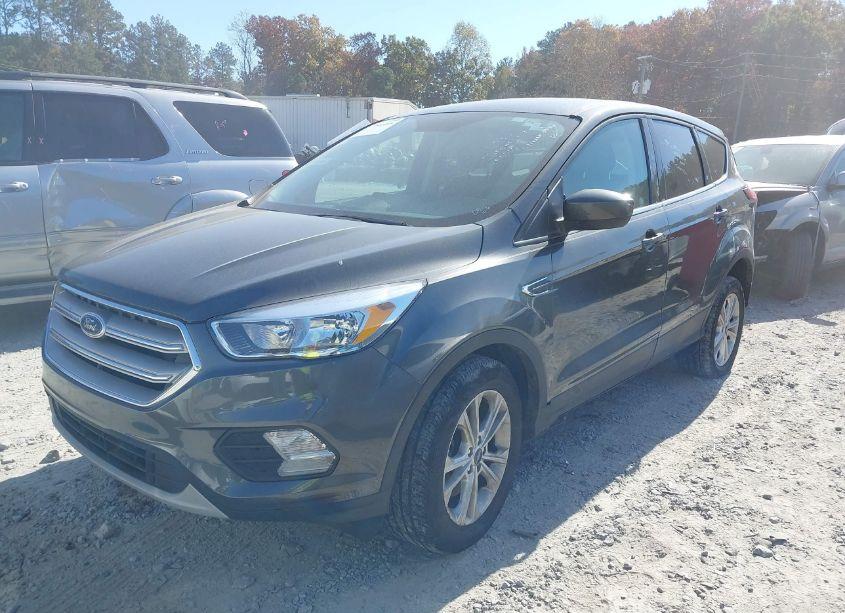 Photo 2 of 2019 Ford Escape SE (VIN 1FMCU9GD4KUC24880)
